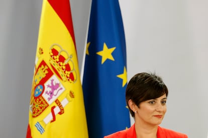 La ministra de Vivienda, Isabel Rodríguez, atiende este martes a los medios tras el Consejo de Gobierno. 