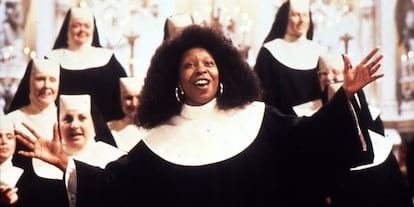 Whoopi Goldberg, en una escena de &#039;Sister act&#039;.