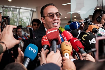 El abogado de Miguel Uribe Turbay, Víctor Mosquera, este lunes en Bogotá.