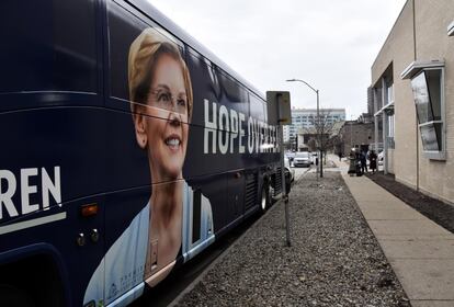 El autobús de campaña de la candidata demócrata Elizabeth Warren.