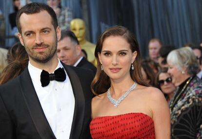 El bailarín francés radicado en Nueva York, Benjamín Millepied, con su esposa, Natalie Portman.