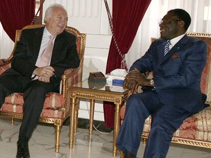 Moratinos, con Obiang hoy en Malabo.