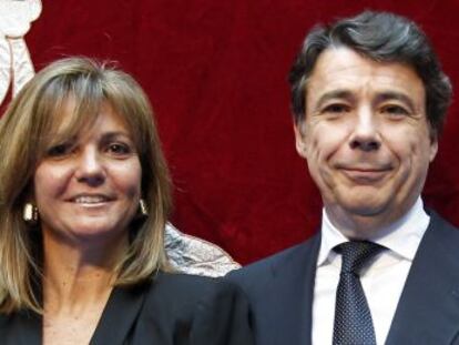 Ignacio González, junto a su esposa, Lourdes Cavero.