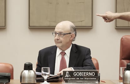 El exministro de Hacienda, Cristóbal Montoro, en el Congreso de los Diputados en 2017.