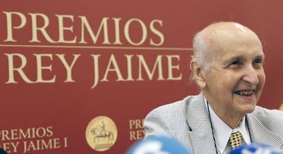 El presidente ejecutivo de la Fundaci&oacute;n Premios Rey Jaime I durante la presentaci&oacute;n de la edici&oacute;n de este a&ntilde;o. 