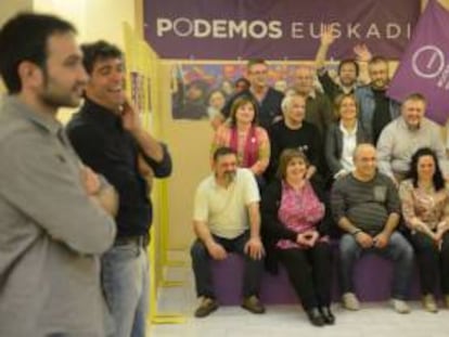 Representantes de Podemos en las Juntas de Álava tras las elecciones forales de 2015.