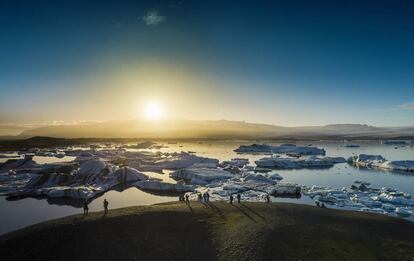 Icebergs flotando en Jökulsárlon, Islandia.