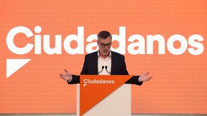 El secretario general de Ciudadanos, Jos&eacute; Manuel Villegas, durante la rueda de prensa posterior a la reuni&oacute;n del Comit&eacute; Ejecutivo de la formaci&oacute;n naranja celebrada este lunes en la sede de la calle Alcal&aacute;, en Madrid.