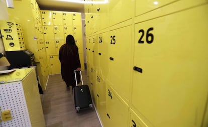 Interior de una consigna urbana en el centro de Madrid.