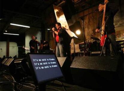 Lou Reed, el martes durante un ensayo en el St. Ann&#39;s Warehouse de Brooklyn.