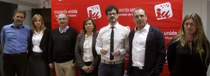Los seis aspirantes que se presentarán a las primarias autonómicas y locales de IU en Madrid, entre ellos Tania Sánchez (segunda por la izquierda) y José Antonio Moreno (segundo por la derecha). Al lado de Moreno, el coordinador regional, Eddy Sánchez.