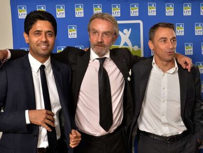 El presidente del PSG, Nasser al-Khelaïfi, junto con el presidente de la Liga francesa, Frédéric Thiriez y su homólogo del Toulouse, Olivier Sadran.