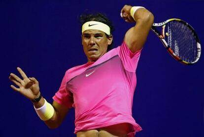 Nadal pega un drive.