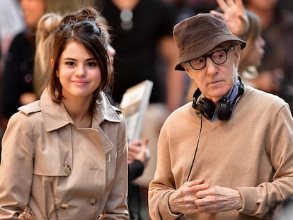 Selena Gomez y Woody Allen el pasado mes de septiembre durante el rodaje de 'A rainy day in New York'.