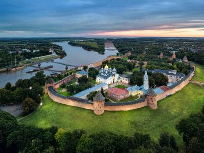 Vista aérea del kremlin de Nóvgorod, la ciudad más antigua de Rusia.
