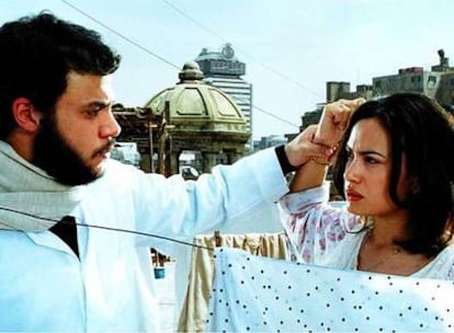 Fotograma de 'El edificio Yacobián', filme de Marwan Hamed basado en la novela homónima de Alaa al Aswany.