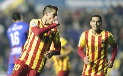 Tello celebra uno de sus tres goles