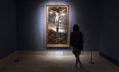 'Cristo crucificado', de Tiziano, en la muestra 'El Renacimiento en Venecia. Triunfo de la belleza y destrucción de la pintura', en el Museo Thyssen en 2017.