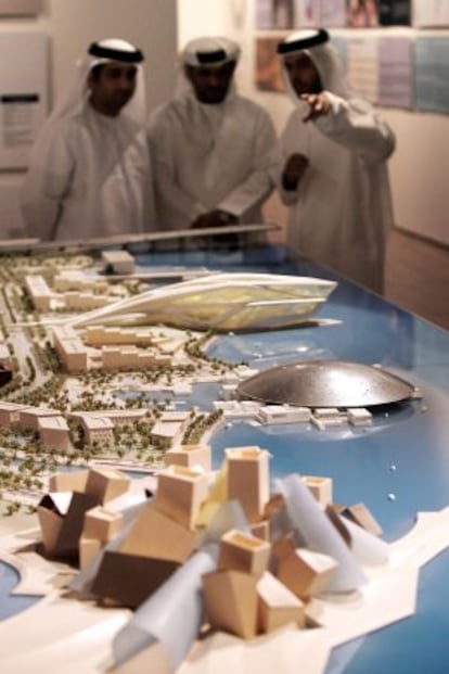 Uma maquete do museu Louvre Abu Dabi feita por Jean Nouvel.