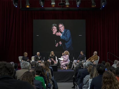 La directora de RTVE Rosa María Mateo y el periodista de la SER Josep Cuní.