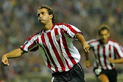 Ezquerro celebra un gol con el Athletic