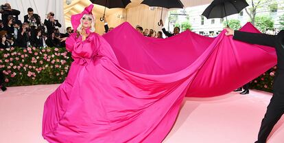 Lady Gaga con el grandilocuente vestido que lució en 2019.