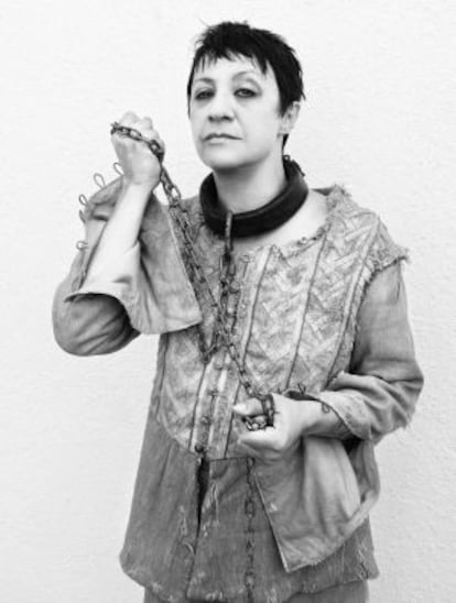 La actriz Blanca Portillo, en el papel de Segismundo, en un descanso de los ensayos de la obra de Calderón, el pasado junio.