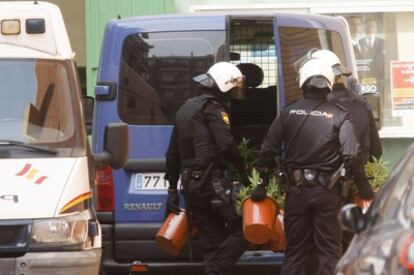 Agentes del Cuerpo Nacional de Policía decomisan marihuana en Almassora (Castellón)