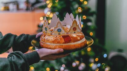 Sorprende a tus invitados con un roscón casero y moldéalo fácilmente. GETTY IMAGES.