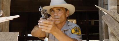 Zahn McClarnon como el teniente Joe Leaphorn en 'Dark Winds'.