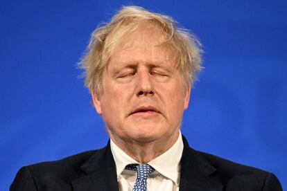 El 25 de mayo de 2022, tras la publicación del informe final sobre las fiestas prohibidas durante el confinamiento, Boris Johnson celebraba una rueda de prensa.