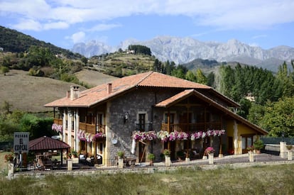 La posada El Corcal de Li&eacute;bana, situada en la localidad c&aacute;ntabra de Tama. 