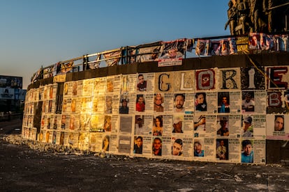 La glorieta  en honor a los Ni?os Hroes ha sido transformada en un memorial  para las personas desaparecidas en la ciudad de Guadalajara.