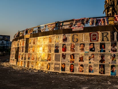 La glorieta  en honor a los Niños Héroes ha sido transformada en un memorial  para las personas desaparecidas en la ciudad de Guadalajara.