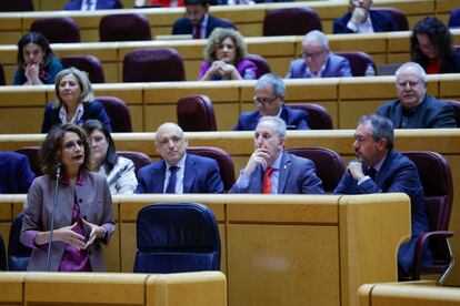 La vicepresidenta primera del Gobierno y ministra de Hacienda, María Jesús Montero, interviene en la sesión de control al Gobierno, este martes en el Senado.