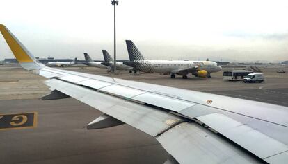 Avions de la companyia Vueling en l'Aeroport del Prat.