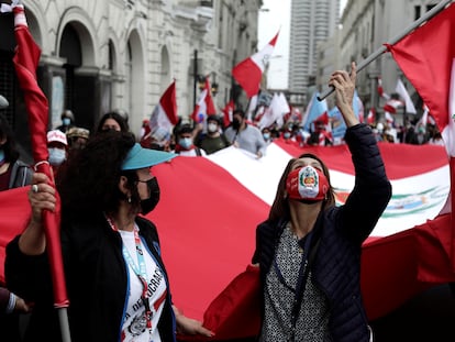 Una protesta contra el Gobierno de Pedro Castillo en Lima, el 8 de octubre.