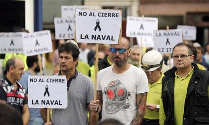 Trabajadores de La Naval, en Sestao (Bizkaia), protestan por la situación del astillero.