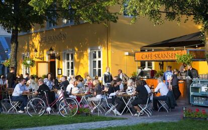 Terraza de un caf&eacute; en Nedre Slottsgate, en Oslo.