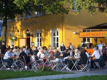 Terraza de un caf&eacute; en Nedre Slottsgate, en Oslo.