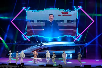 La imagen de Xi Jinping en una pantalla durante un espectáculo de celebración del día nacional de China.