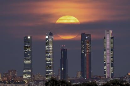 La concentración de talento en las grandes ciudades favorece la aparición de conexiones productivas.