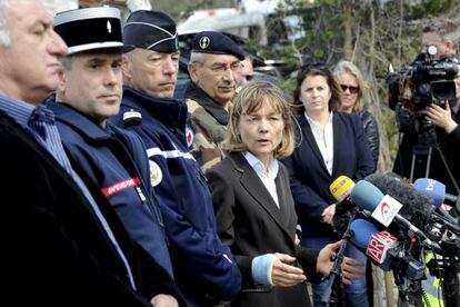 Patricia Willaert, la delegada del gobierno en Alpes de Alta Provenza, en su comparecencia ante los medios de comunicación este martes.