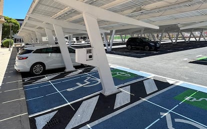 Pérgola fotovoltaica de la Autoridad Portuaria de Málaga.