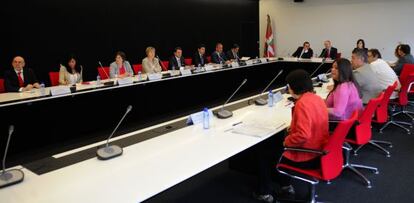 Reunión del Consejo Municipal de Euskadi, este viernes, en Vitoria.