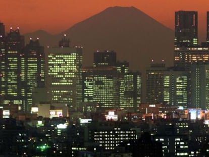 Vista panor&aacute;mica de Tokio con el monte Fuji al fondo