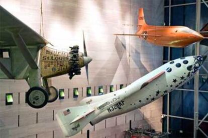 La nave suborbital <i>SpaceShipOne</i>, en el museo Smithsonian (Washington).