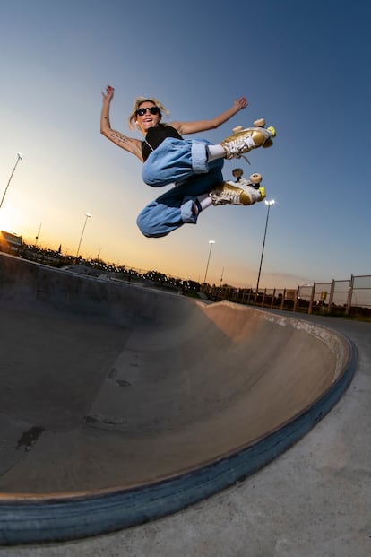 Barbie Patin (Buenos Aires, Argentina), considered one of the best roller skaters in the world.