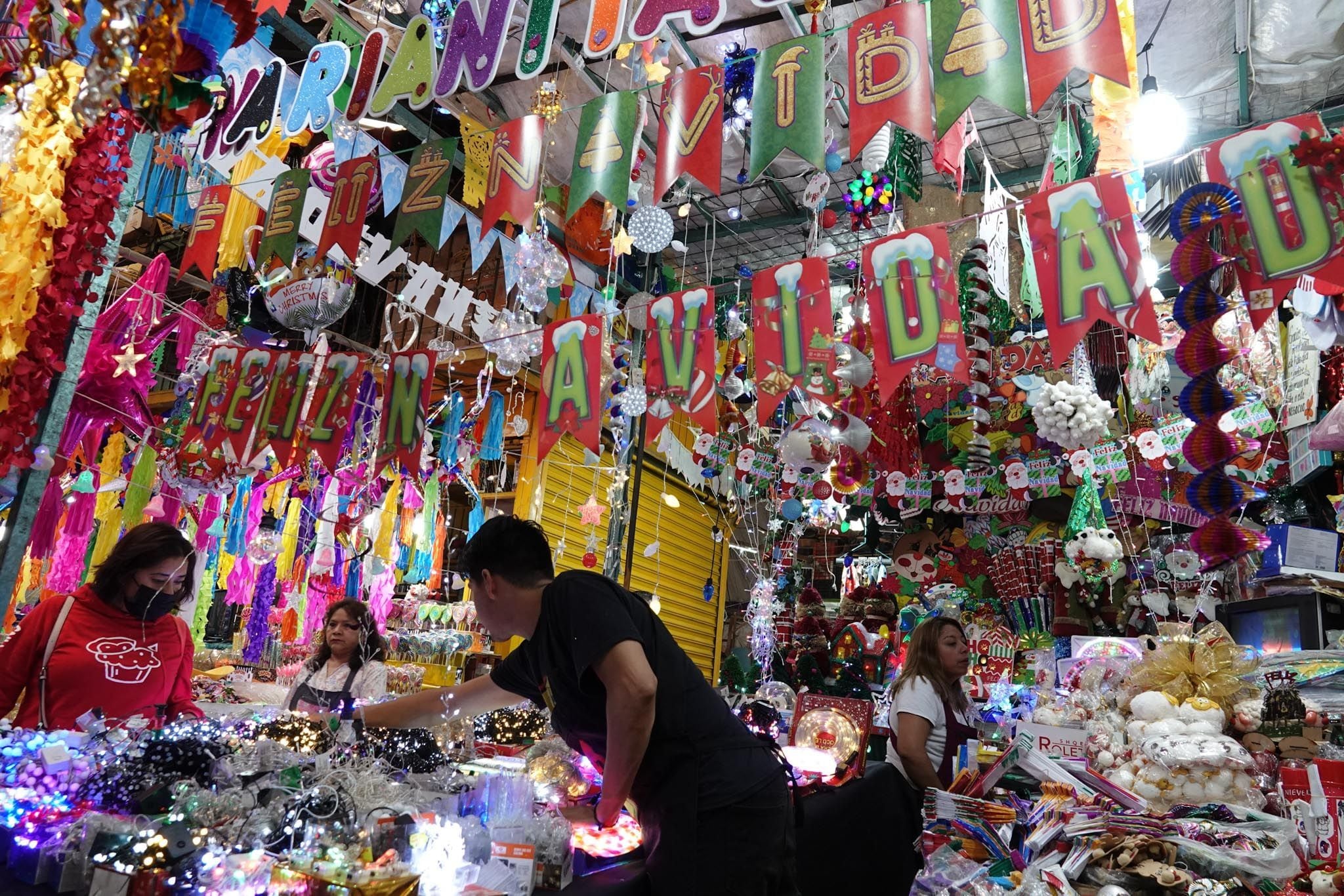 Ropa, juguetes y electrónicos: así gastan los mexicanos en Navidad