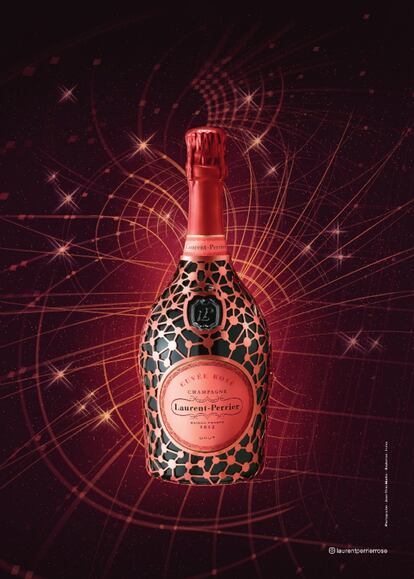 Vestido y ritual único. De la casa Laurent-Perrier, en edición limitada, la botella, ancha y con curvas desde su creación en 1968 refleja un cuidado exquisito por los detalles. Es un champán que destaca por un color frambuesa y notas de fruta roja, con un aroma fresco, propio de la adecuada maceración de la pinot noir durante unas horas de los hollejos con el mosto.
Precio: 90 euros